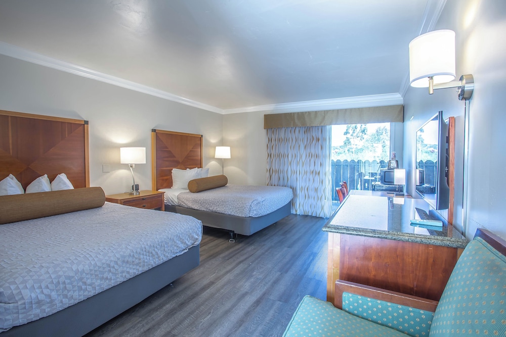 Aloha Inn 17/53