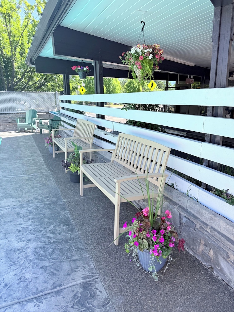 Timbers Motel 5/50