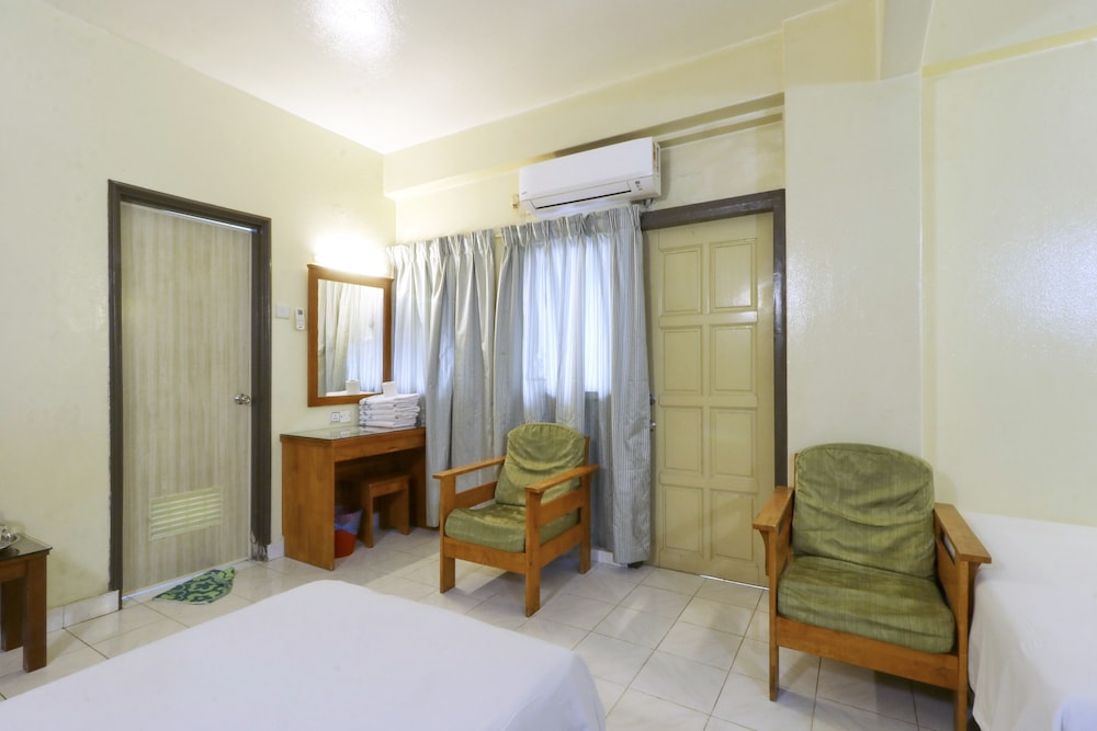 Nan Yeang Hotel 114/126