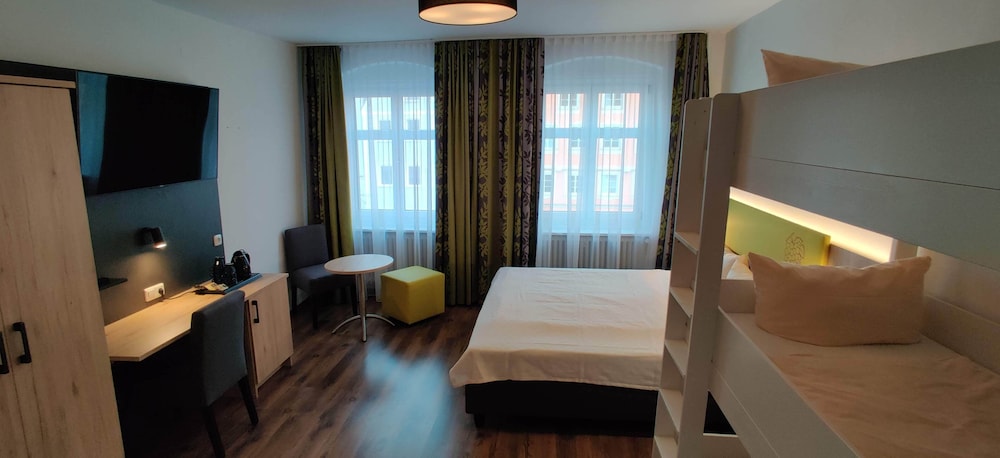 Hotel Goldene Traube 25/50