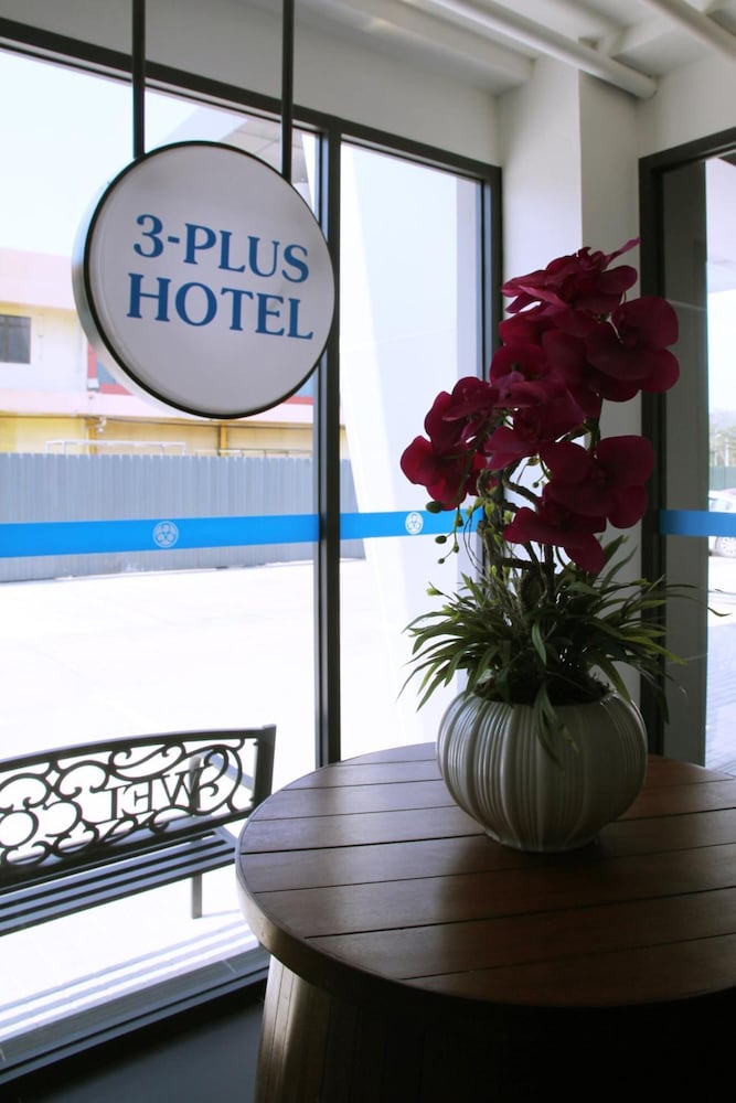 3-Plus Hotel 42/44