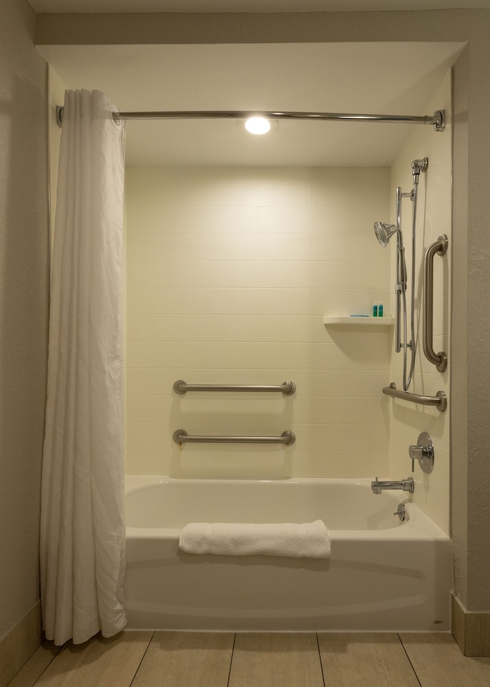 Holiday Inn Express New Orleans Dwtn - Fr Qtr Area 47/52