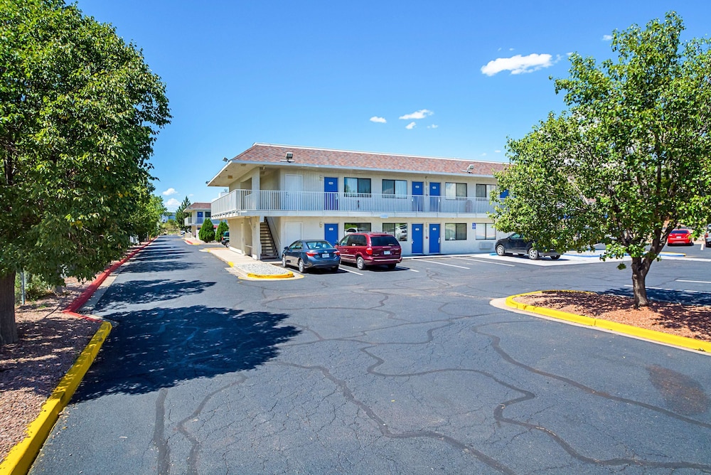 Motel6 Pueblo, CO - I-25 48/52