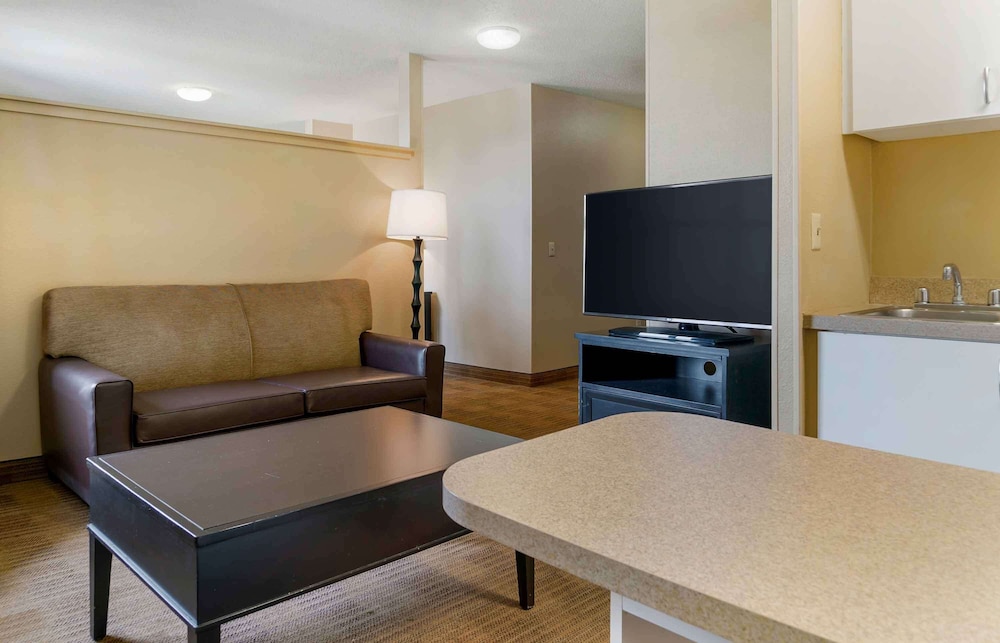 Extended Stay America - Detroit - Madison Heights 37/53
