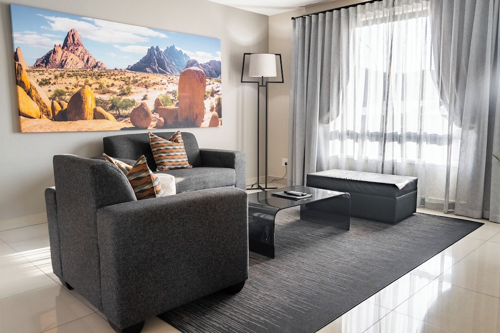 Hillside Executive Accommodation 40/59