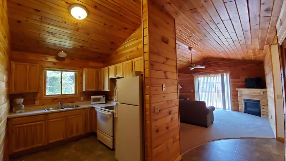 Jasper Ridge Inn Ishpeming 40/75