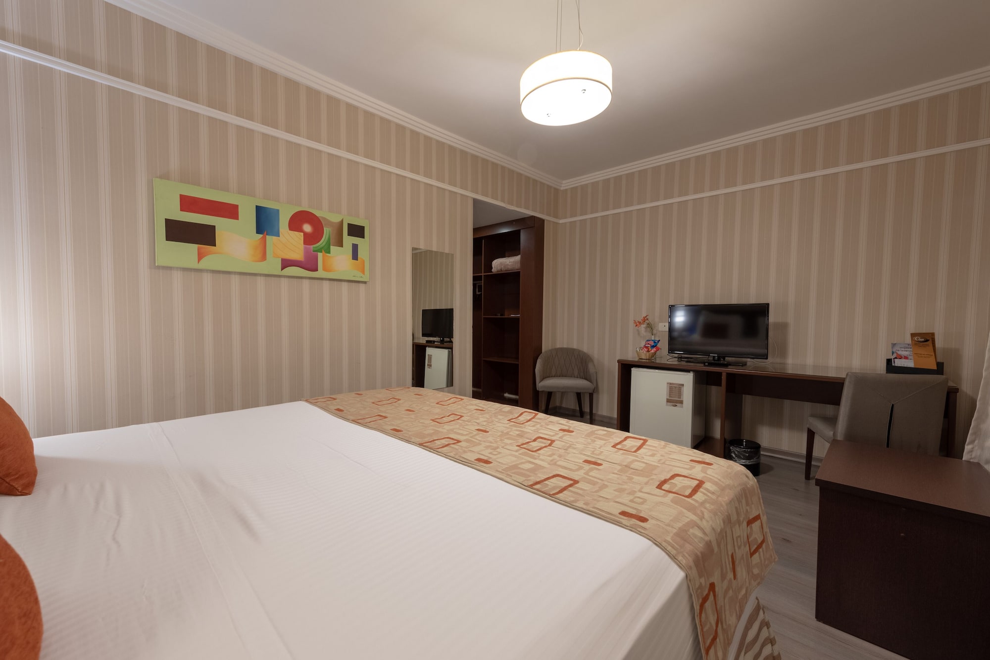 جناح فاخر بسرير كينج، CLASS HOTEL GUAXUPE 3/5