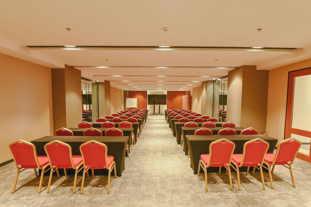 Sotogrande Hotel and Convention Center Batangas 30/38