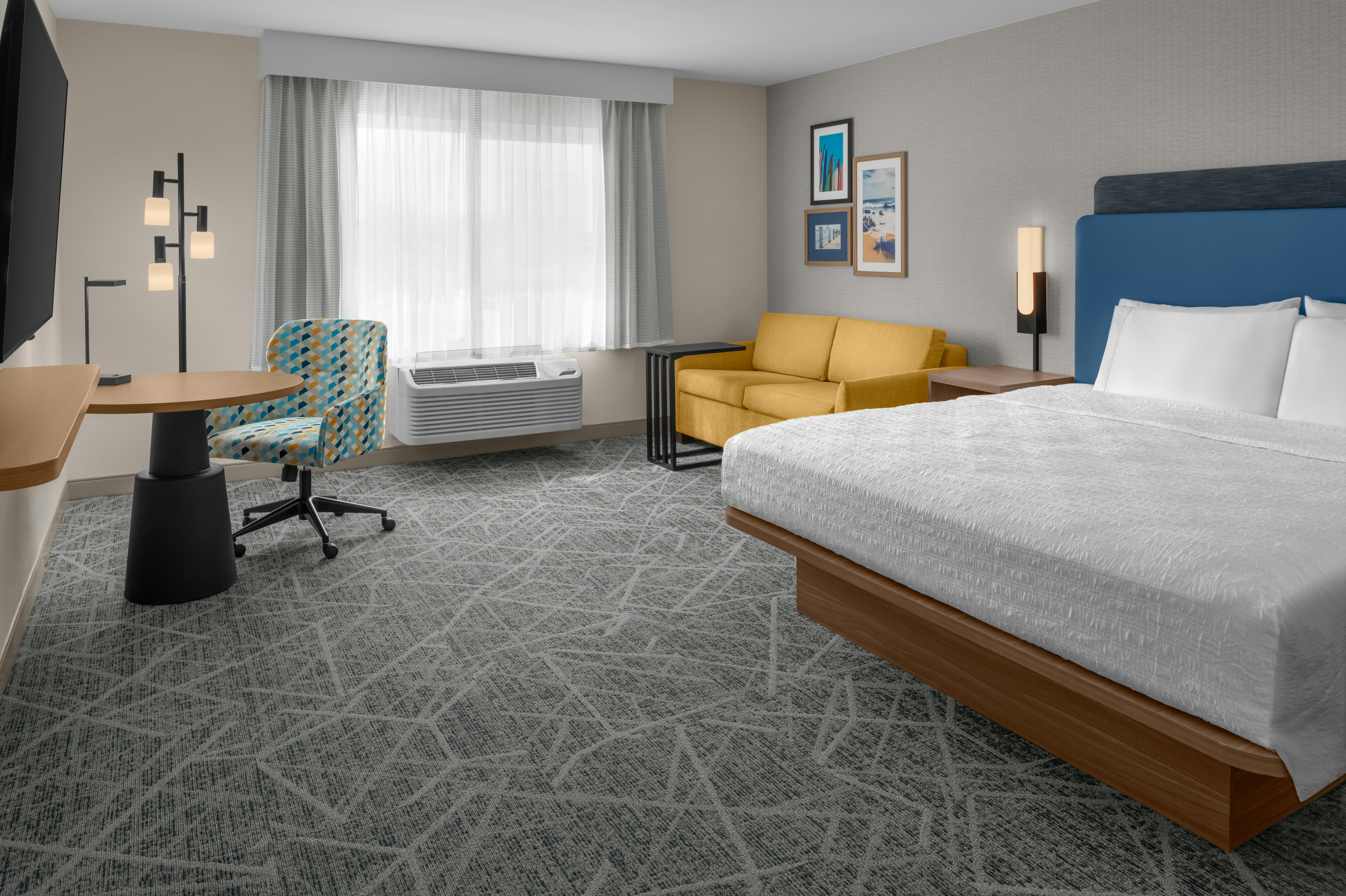 Studio, King Bed, Accessible