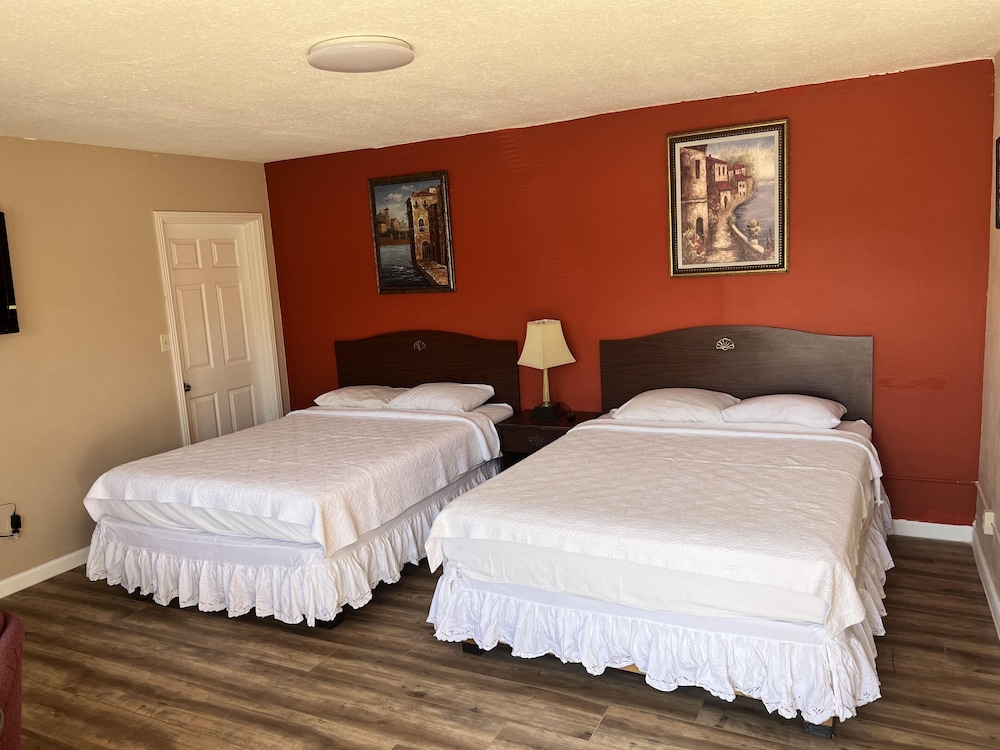 Great House Motel 11/50