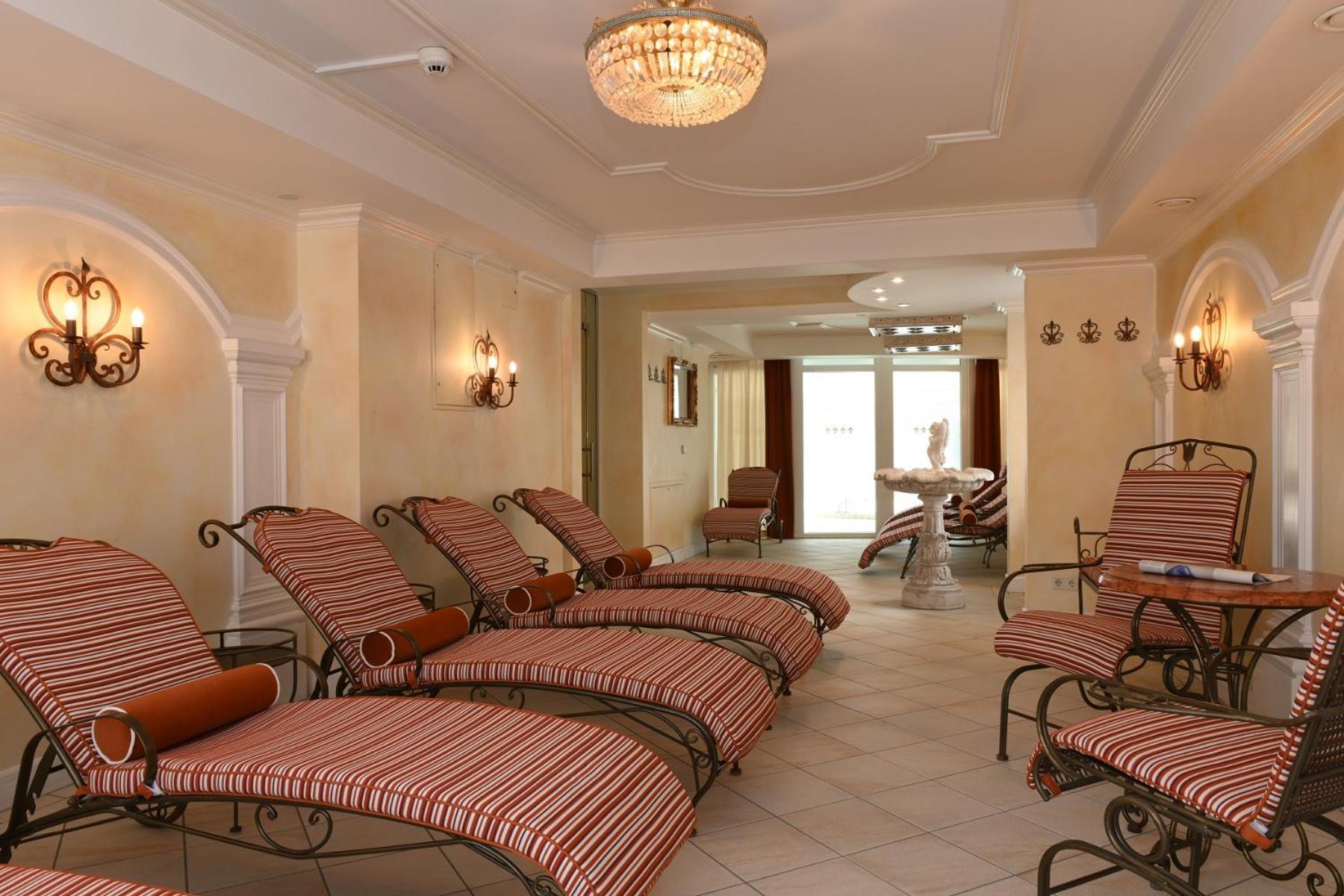 Hotel Schweizer Hof 33/50