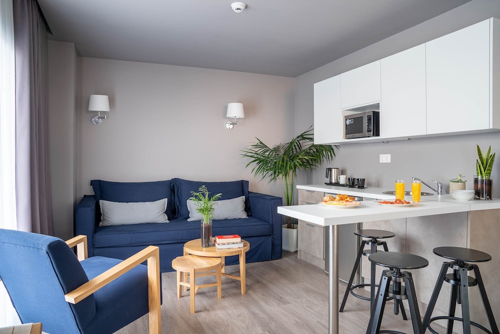 Chroma Fashion Rooms & Apartments 33/48