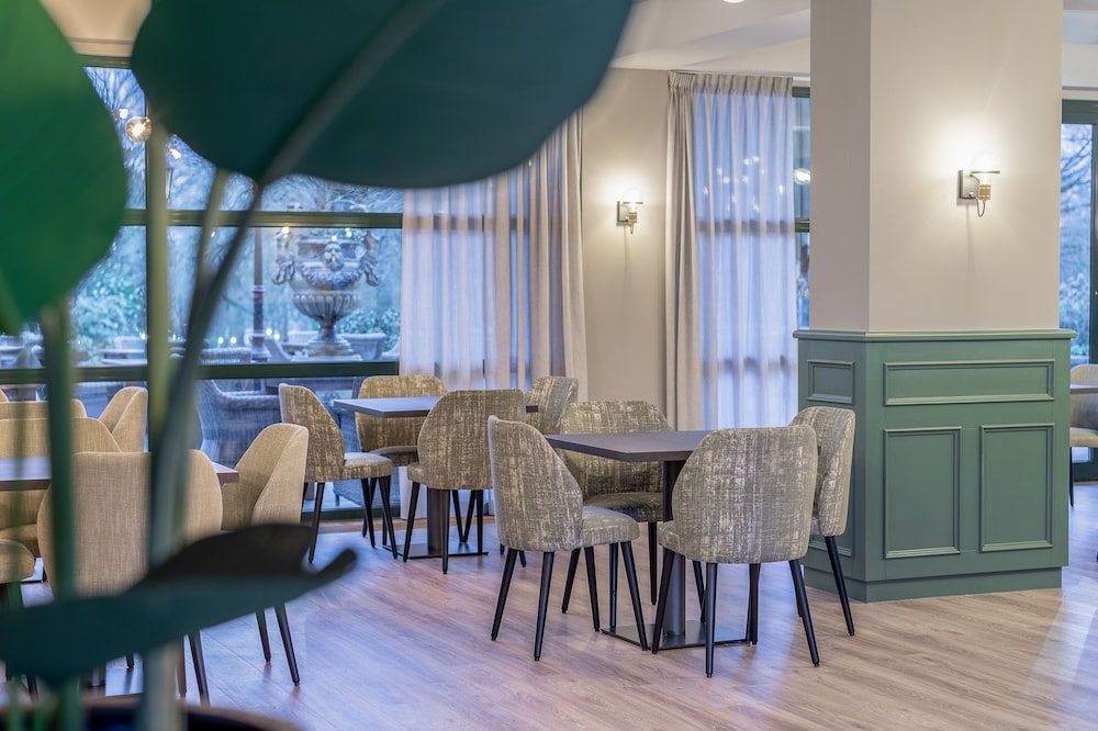 Fletcher Hotel-Restaurant De Hunzebergen 44/66