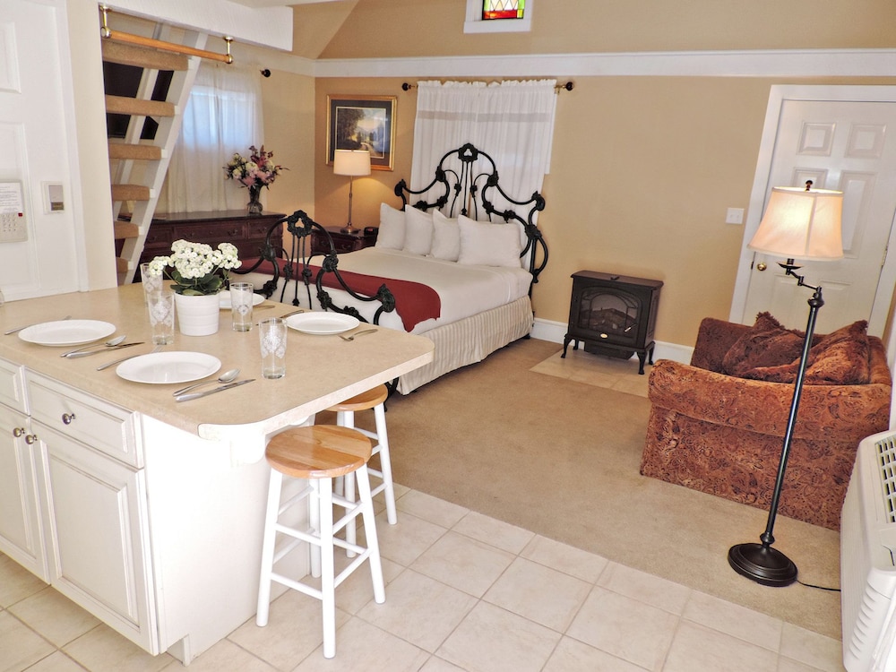 Victorian Inn 32/44
