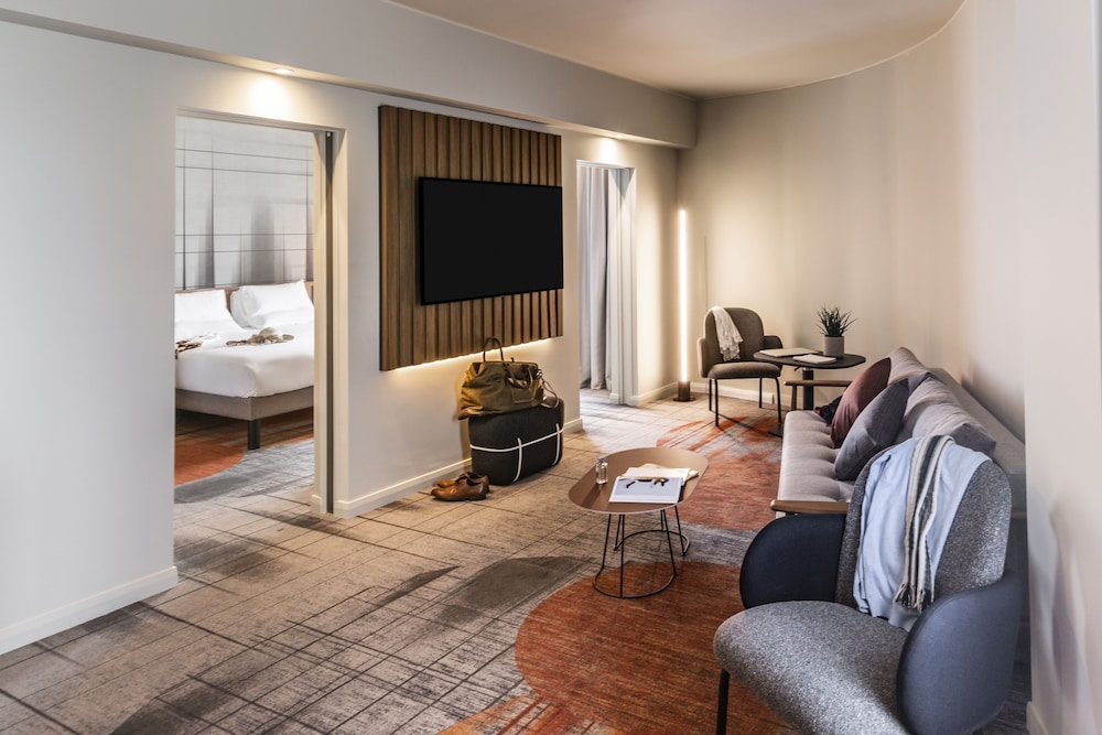 NOVOTEL CAMBRIDGE NORTH 43/70