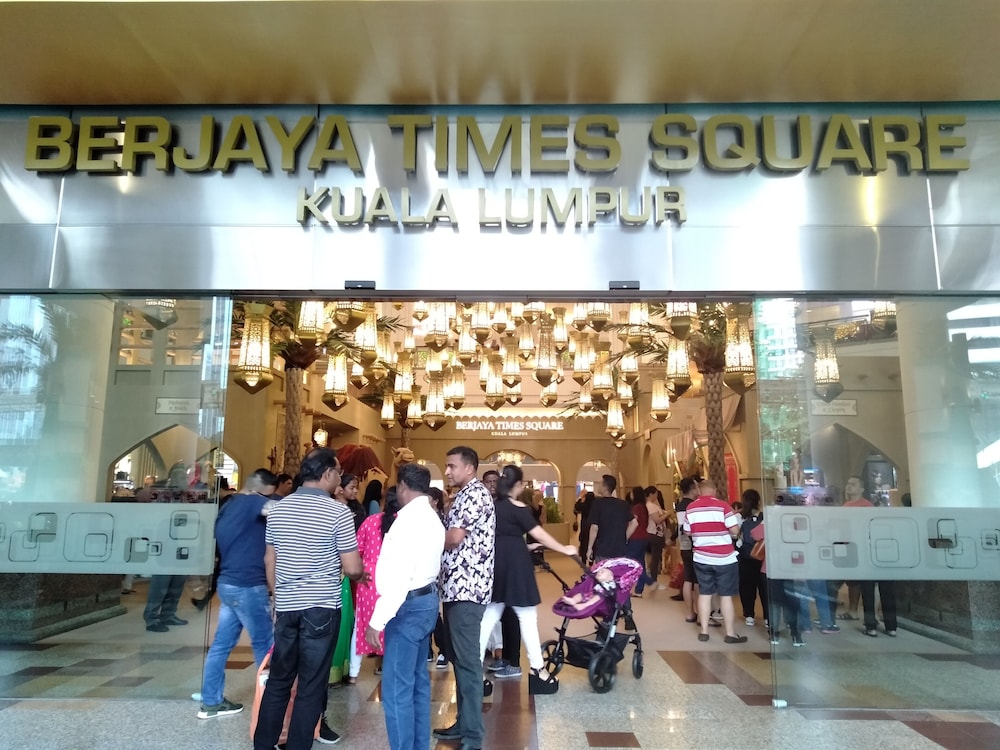 Grand Service Apartment @ Times Square 13/51