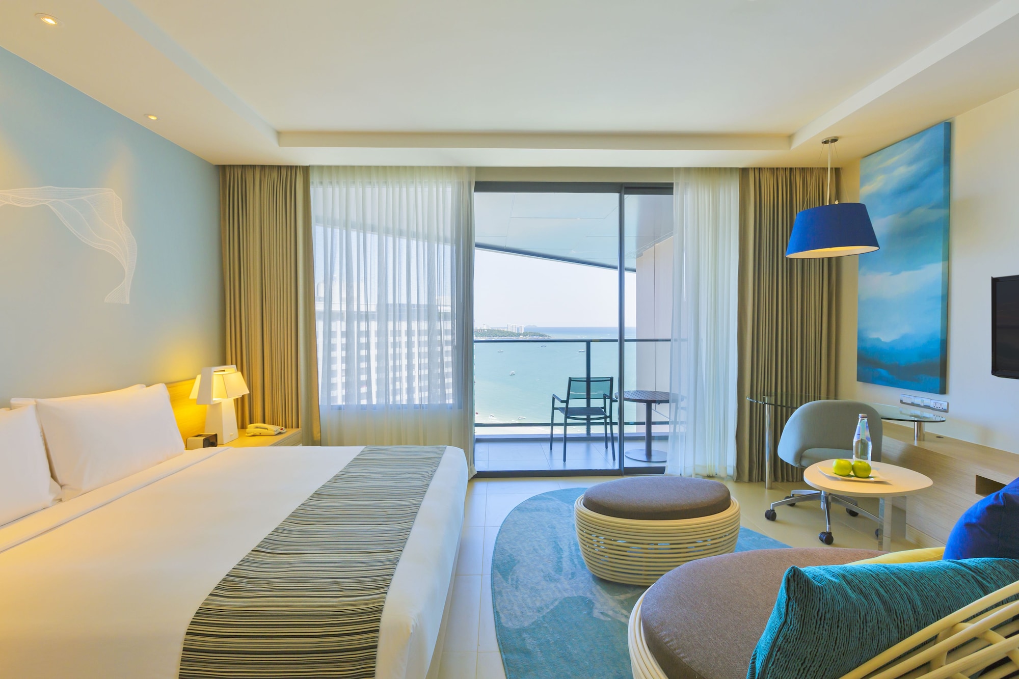 Tower, Club, Executive, Suite, King Bed
