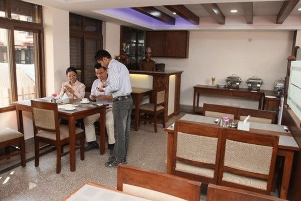 Hotel Everest Nepal 54/64