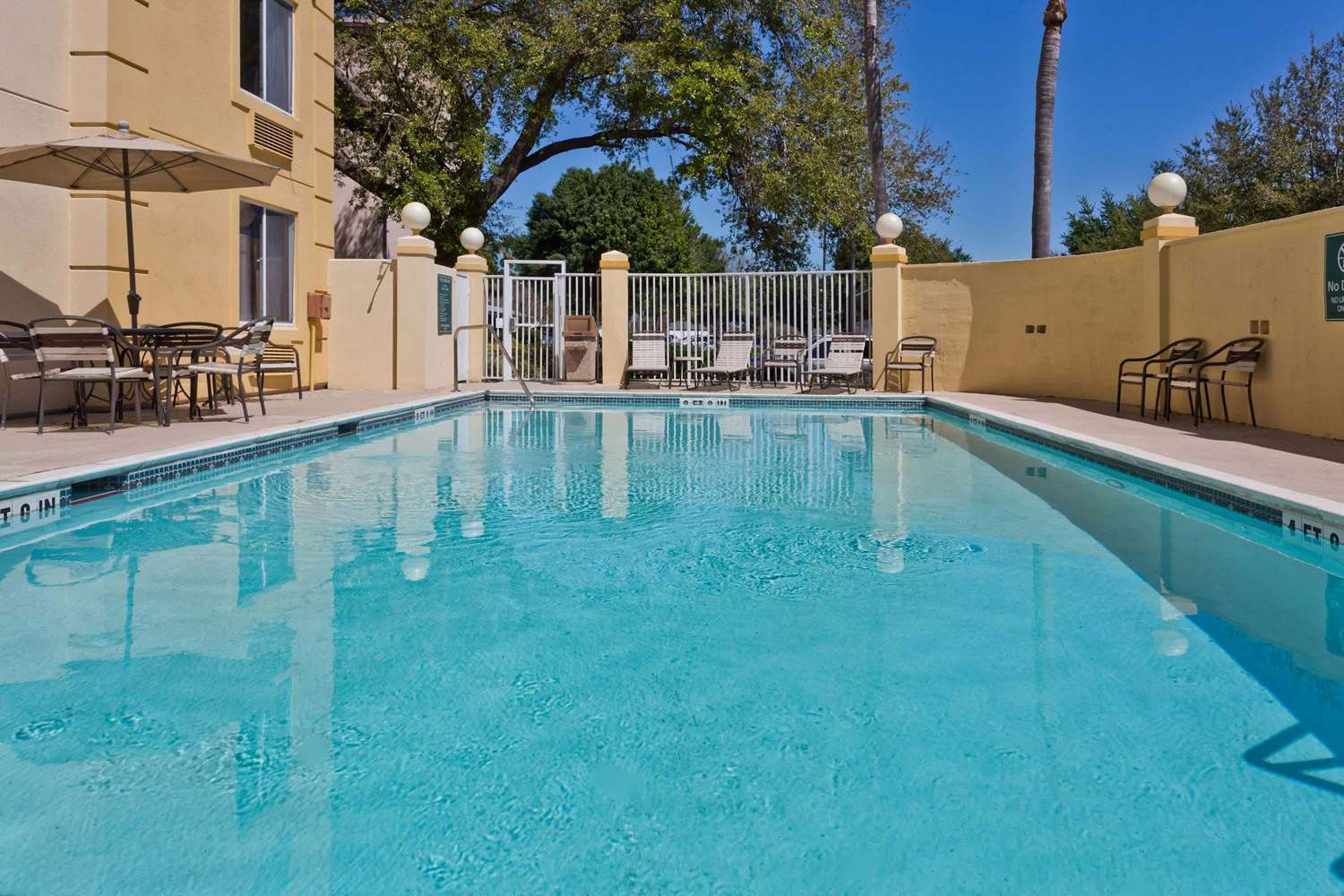 La Quinta Inn & Suites by Wyndham Lakeland East 22/37