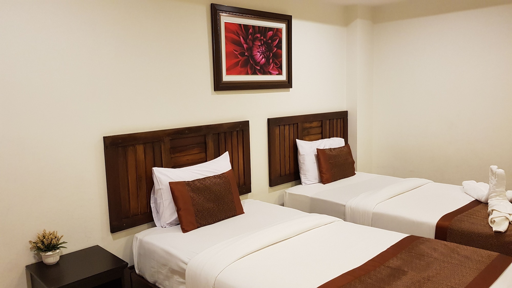 STANDARD, TWIN BEDS
