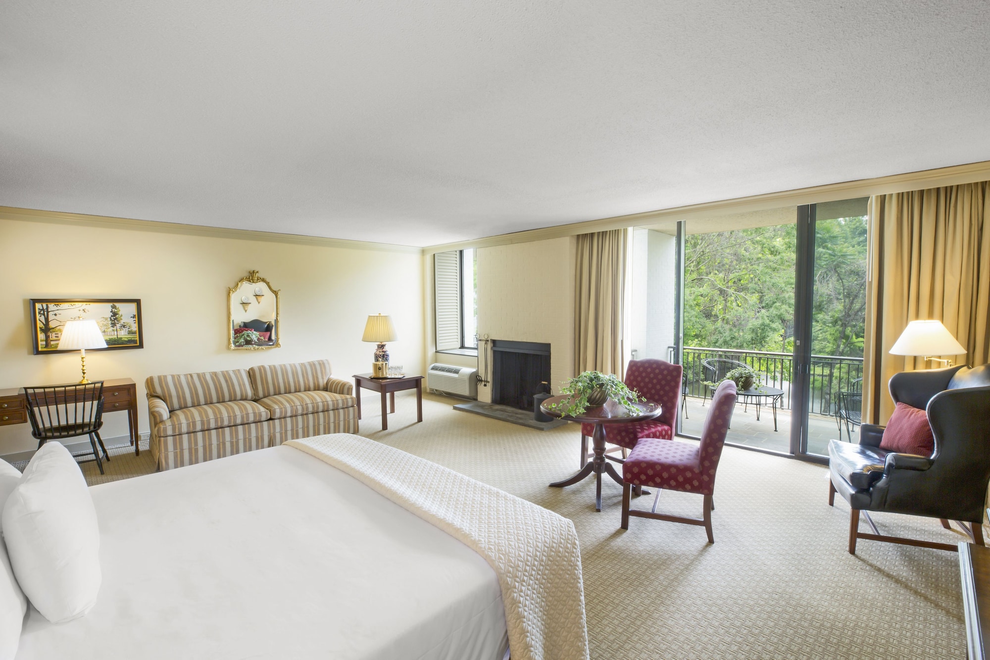 DELUXE, KING BED, SOFA
