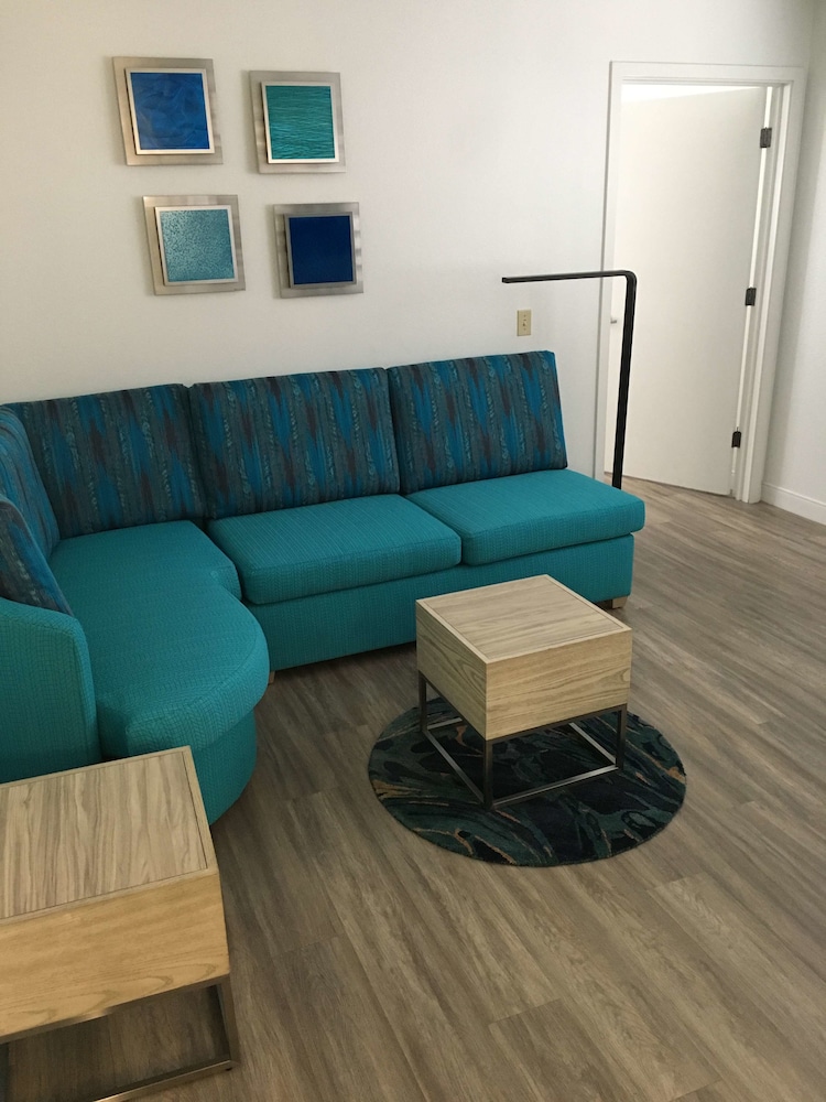 Best Western Plus Capitola By the Sea Inn Suites 44/55