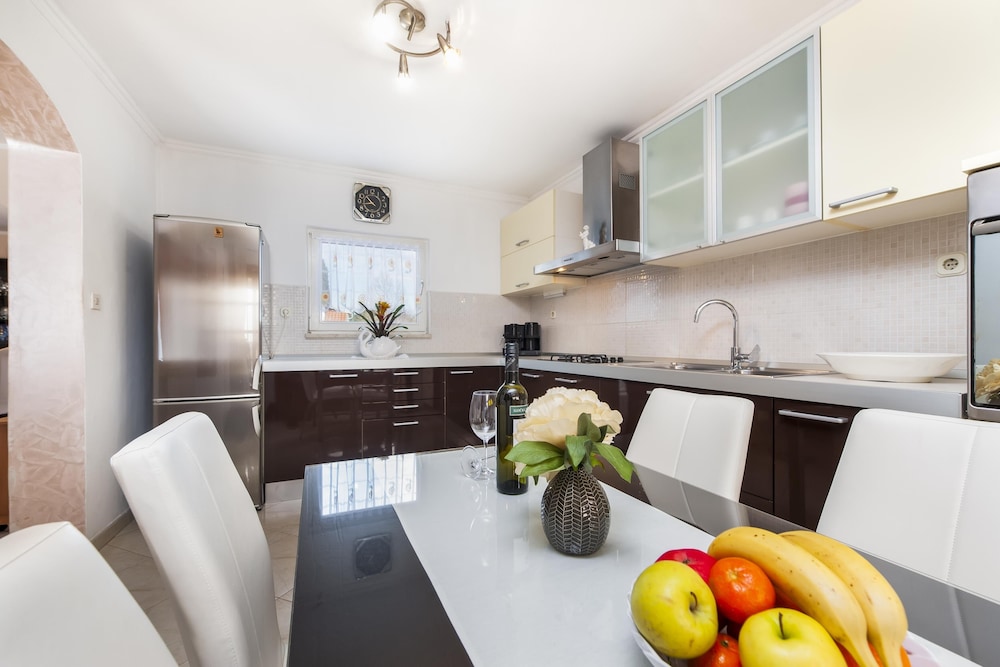 APARTMENT DIVNA 58/66