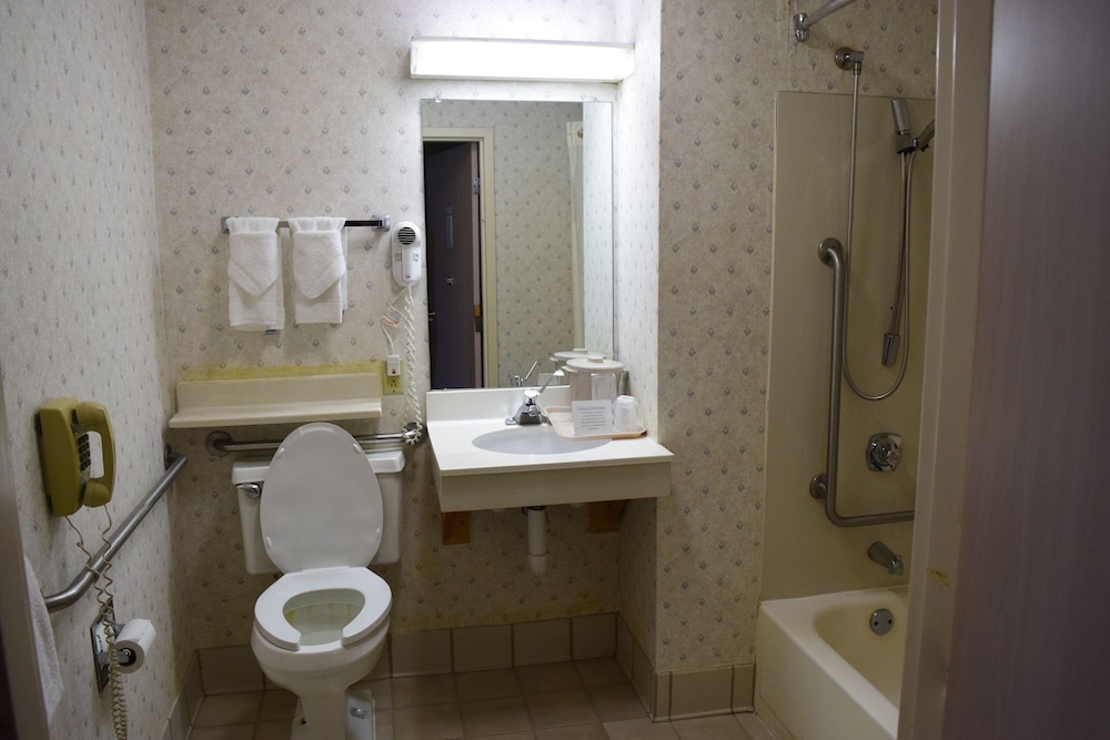 Quality Inn Rocky Mount near Event Center 11/39