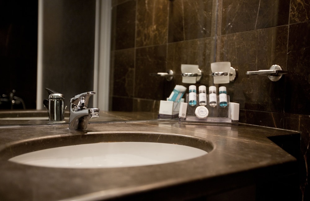 Hera Hotel 35/39