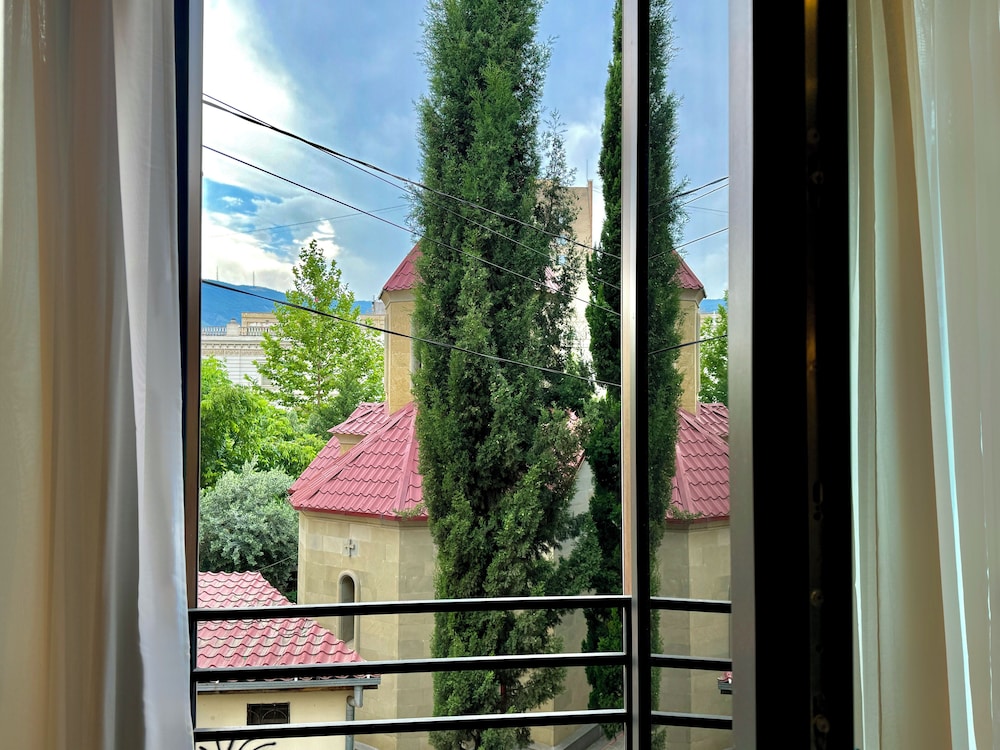 Tbilisi Edition Design Hotel 65/68