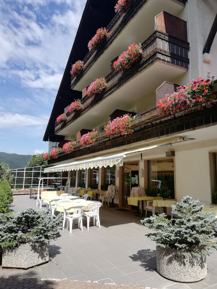 Hotel Rodes in CASTELROTTO