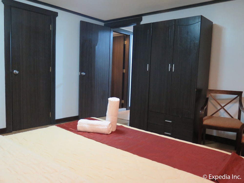 D'leonor Hotel 36/73