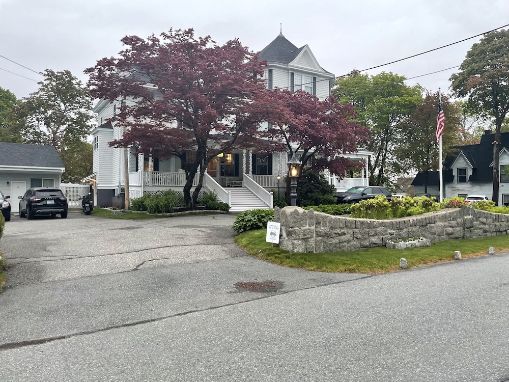 Moseley Cottage Inn and Town Motel 30/50