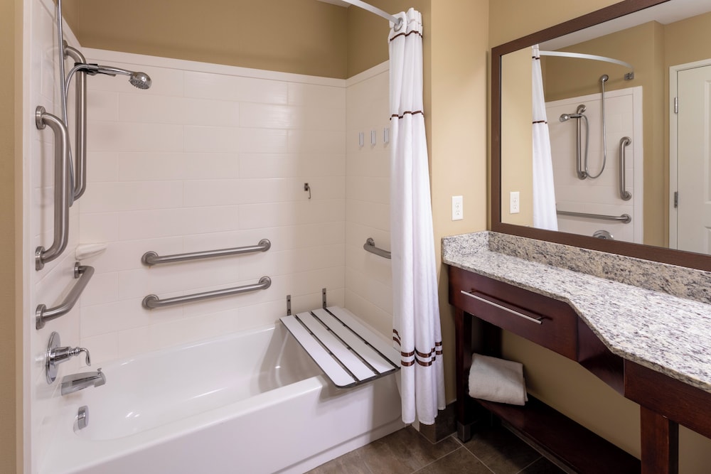 Grandstay Hotel And Suites Morris 48/52