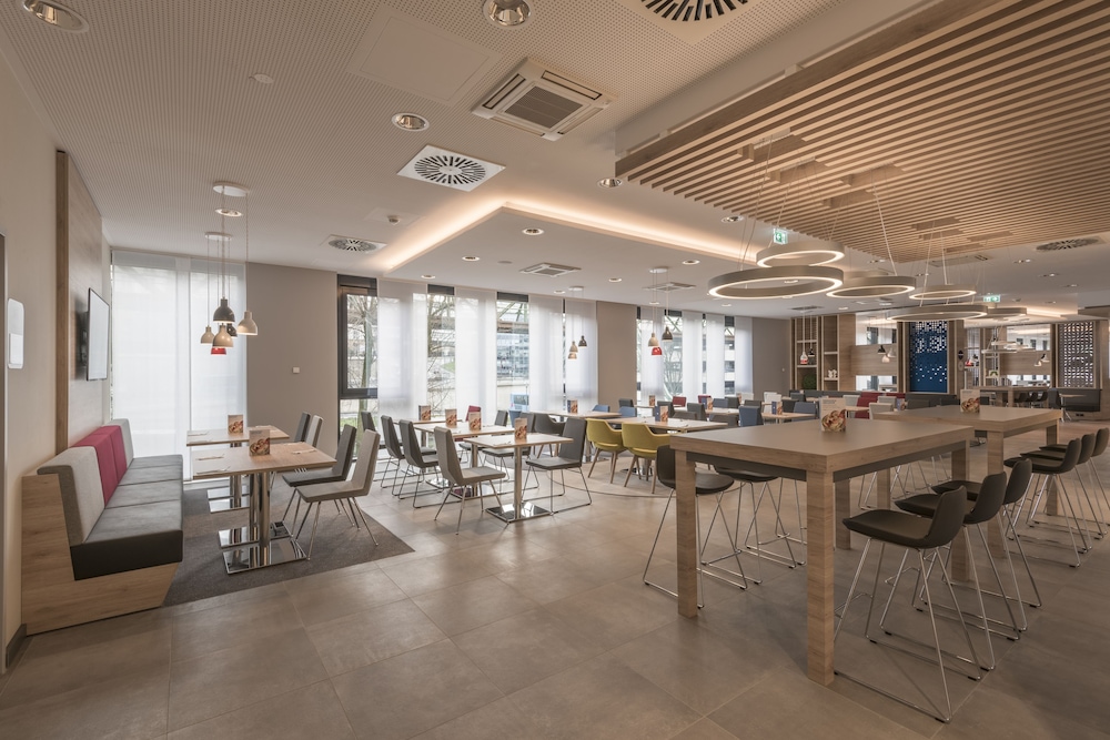 Holiday Inn Express Wuppertal Hauptbahnhof 47/58