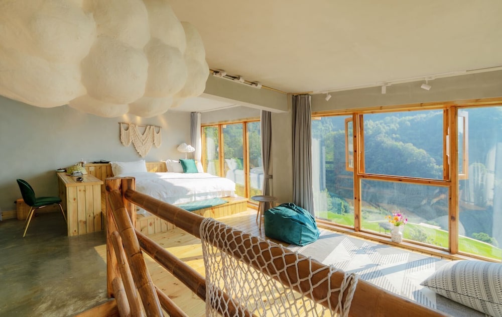 Panoramic, King Bed, Valley View