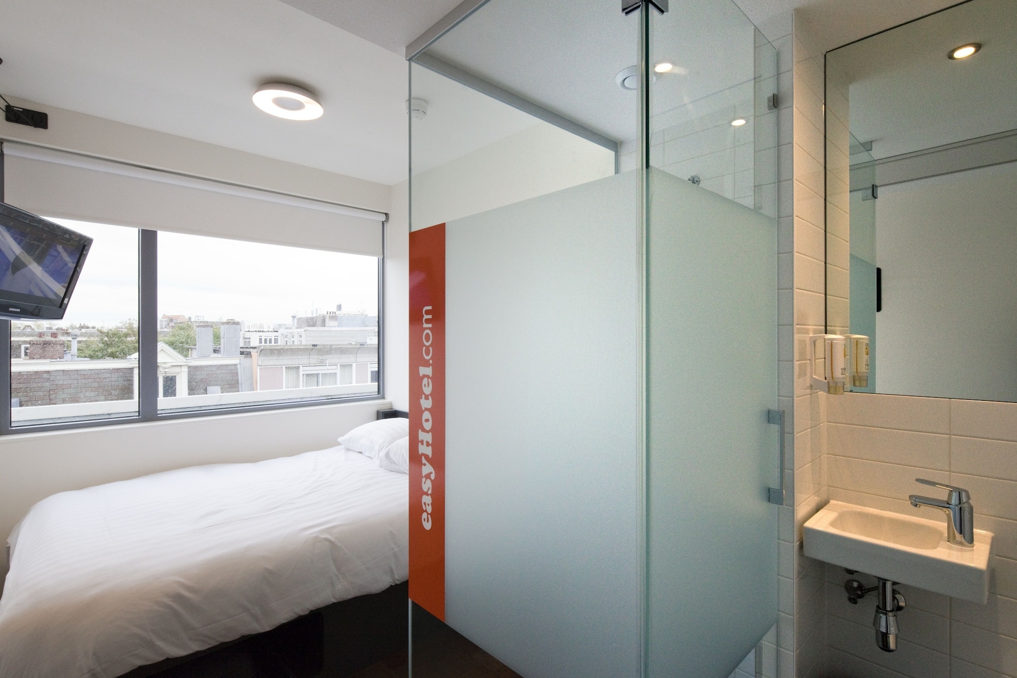 غرفة صغيرة مزدوجة، easyHotel Amsterdam City Centre 9/12