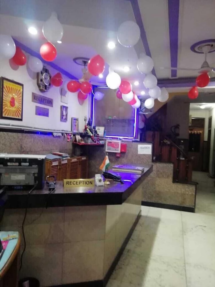 Hotel Delhi Regency 8/63