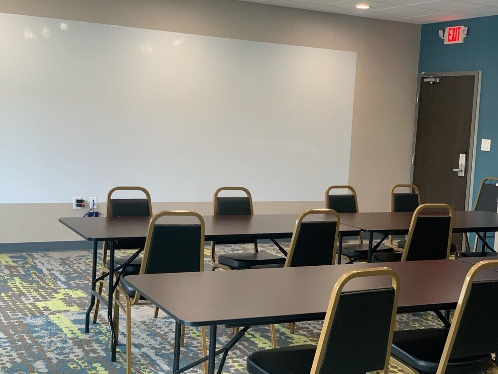 Hampton Inn Monahans TX 21/24