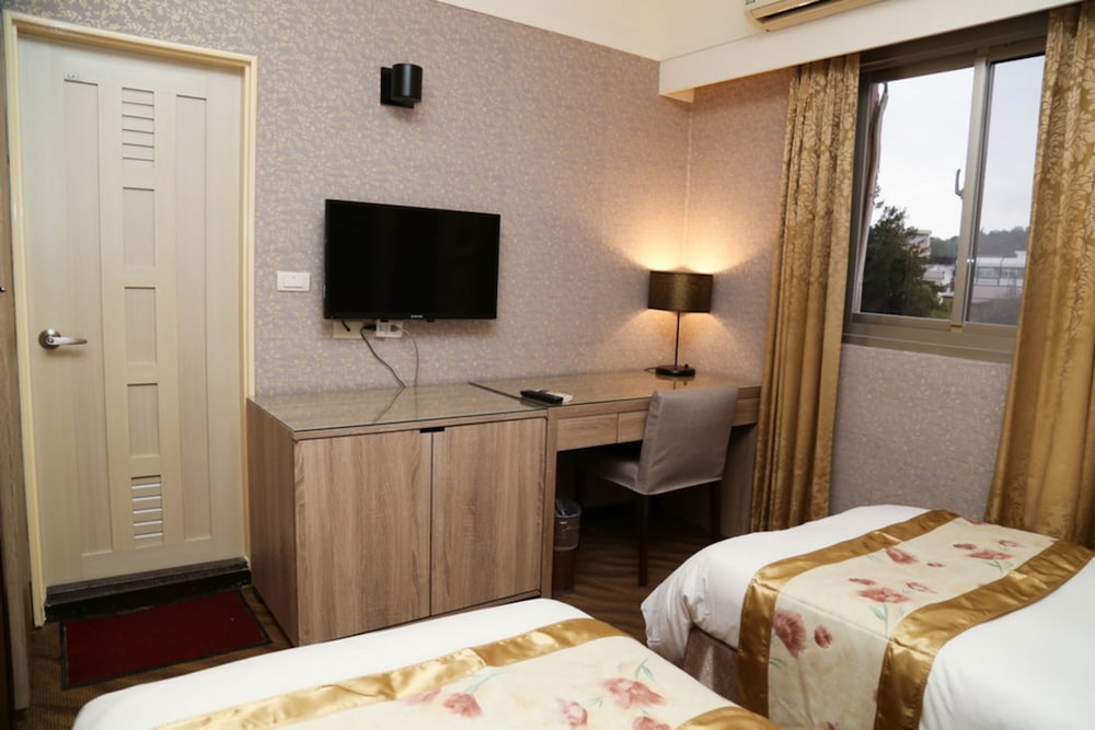 Unique Holiday Hotel 13/32