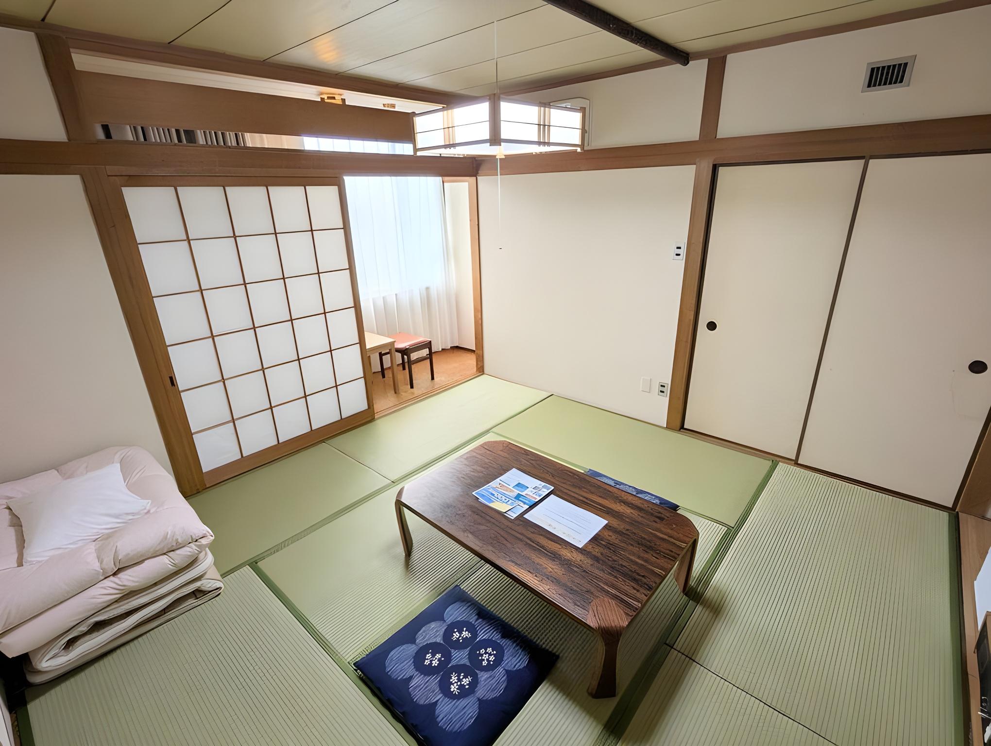 Japanese, Twin Beds, New Wing