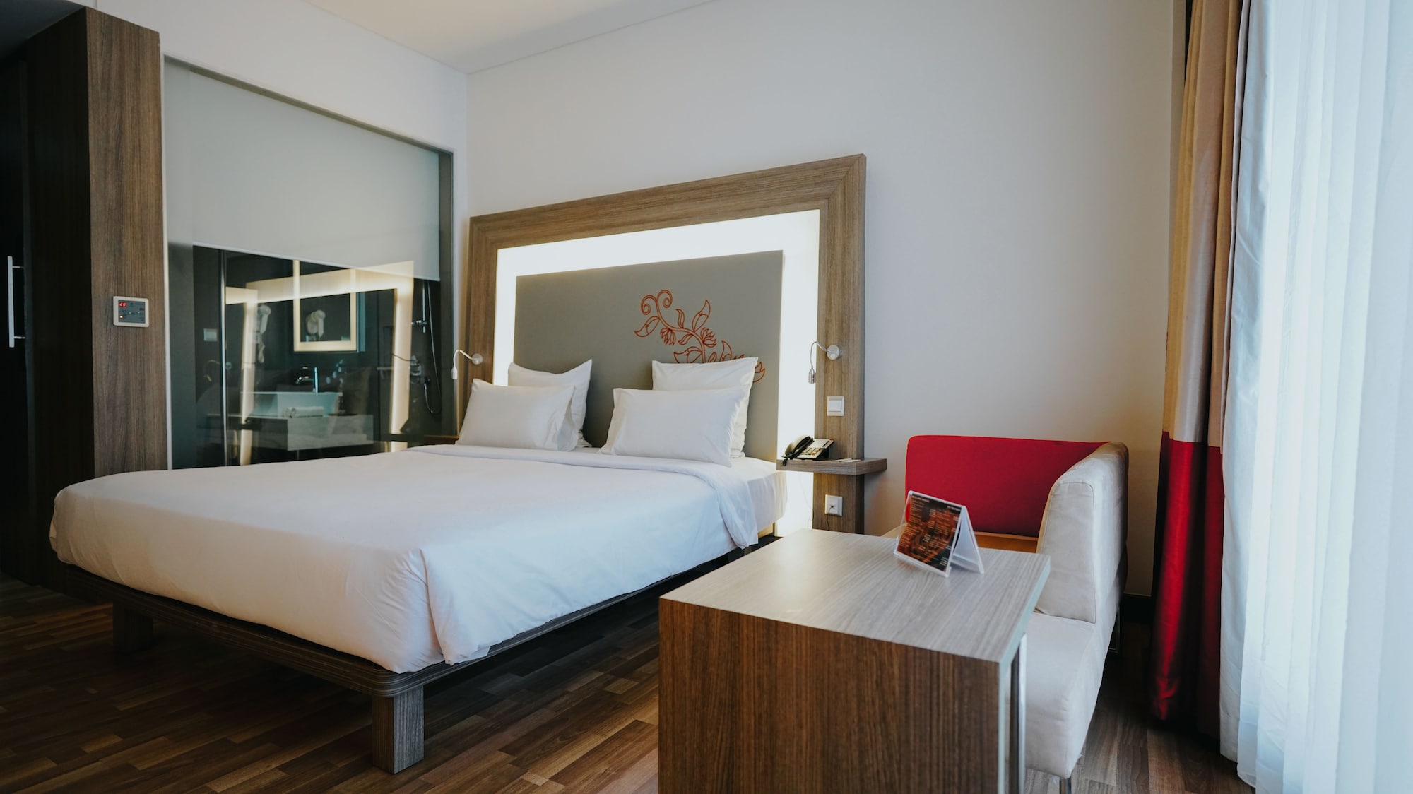 Superior, Double Bed, Novotel Banjarmasin Airport 2/8