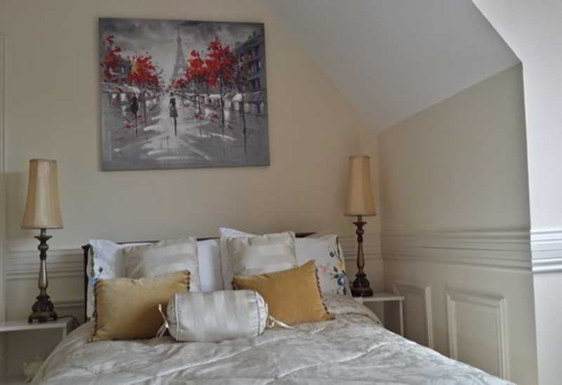 Room at San Juan, Howth