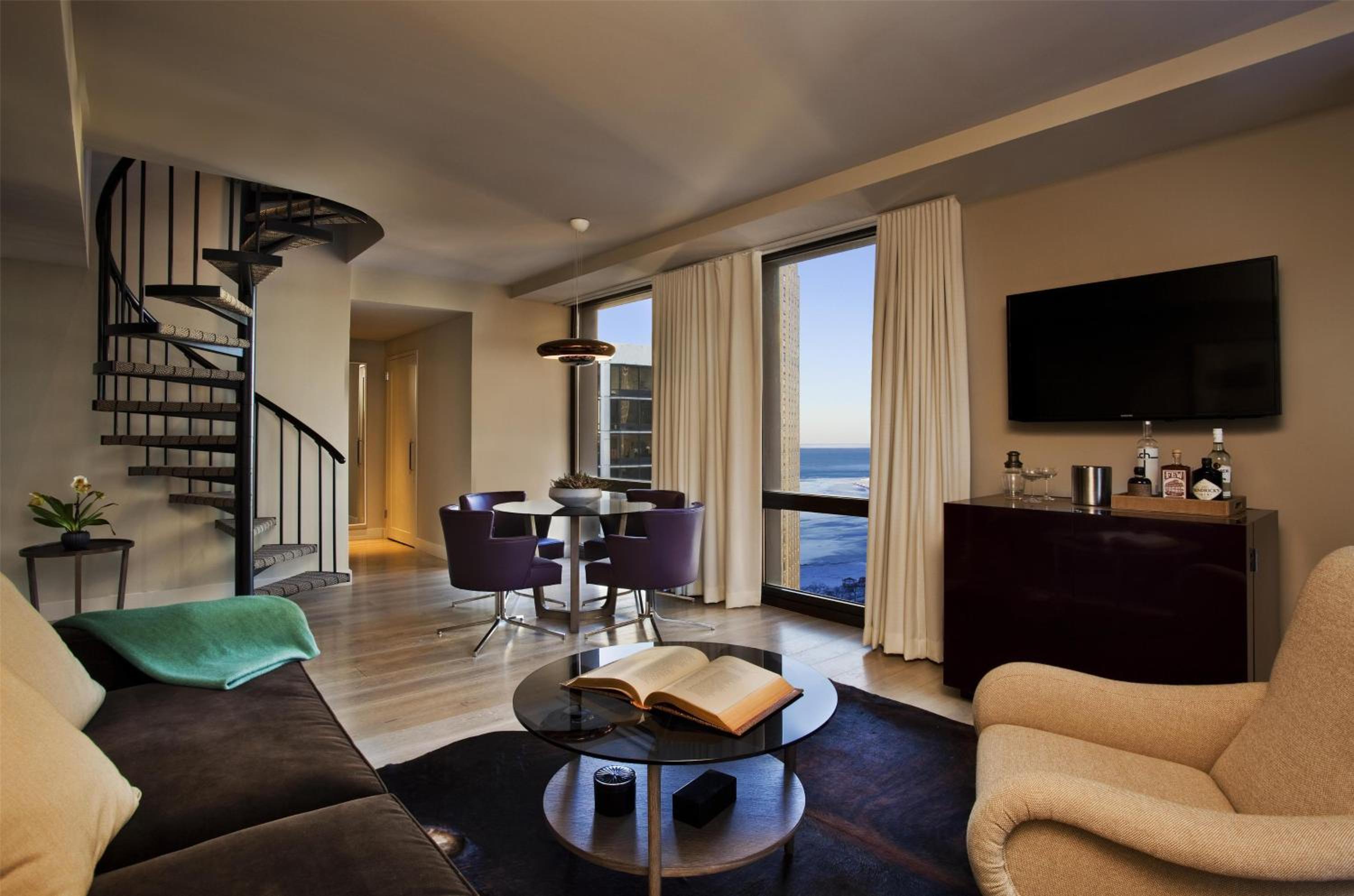 Skyline, Loft, Suite