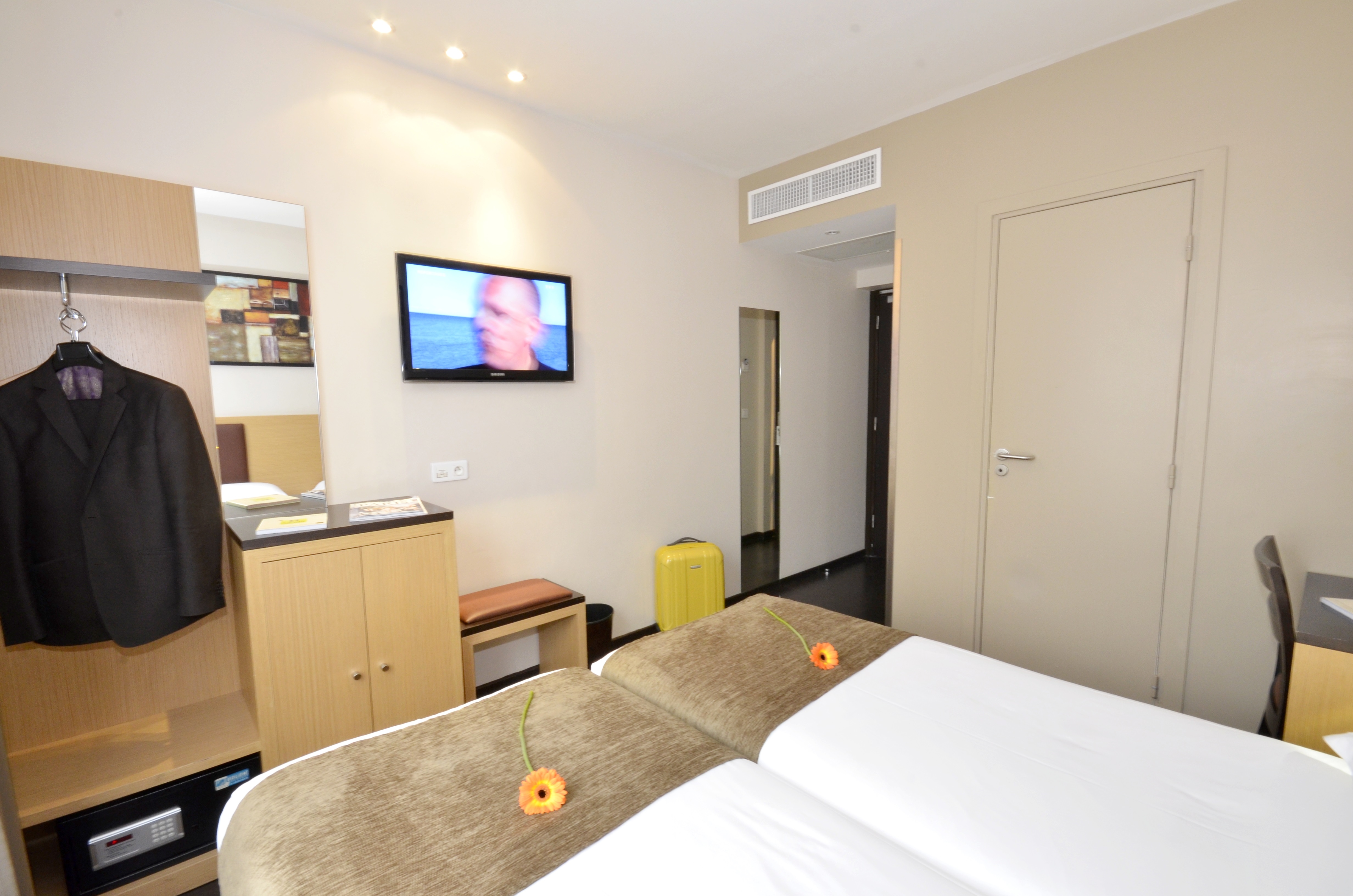 SUPERIOR, DOUBLE BED