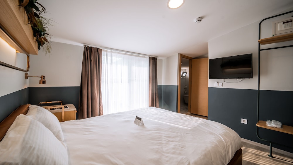 Urla 1867 Hotel 8/50