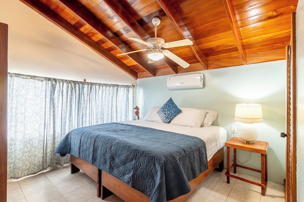Caribbean Villas Hotel 28/77