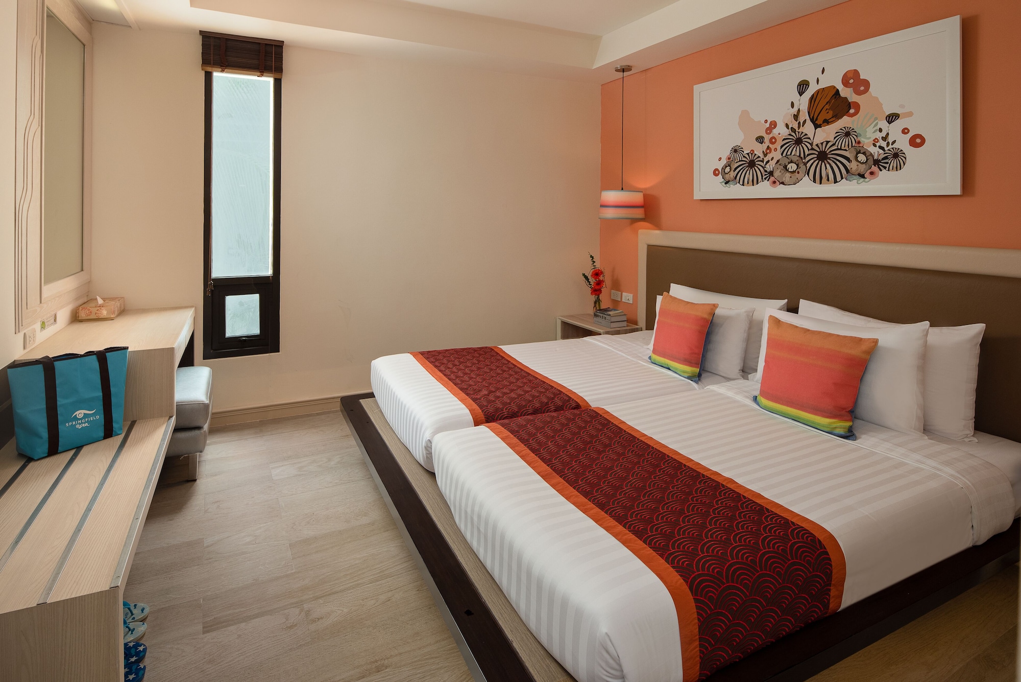2 Bedrooms, Family Suite, King and Twin Beds, 2 Bathrooms