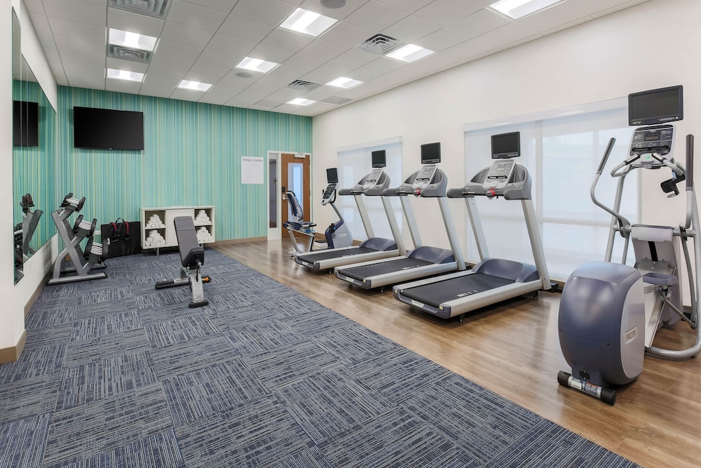 Holiday Inn Express & Suites Chicago O'hare Airport 37/60