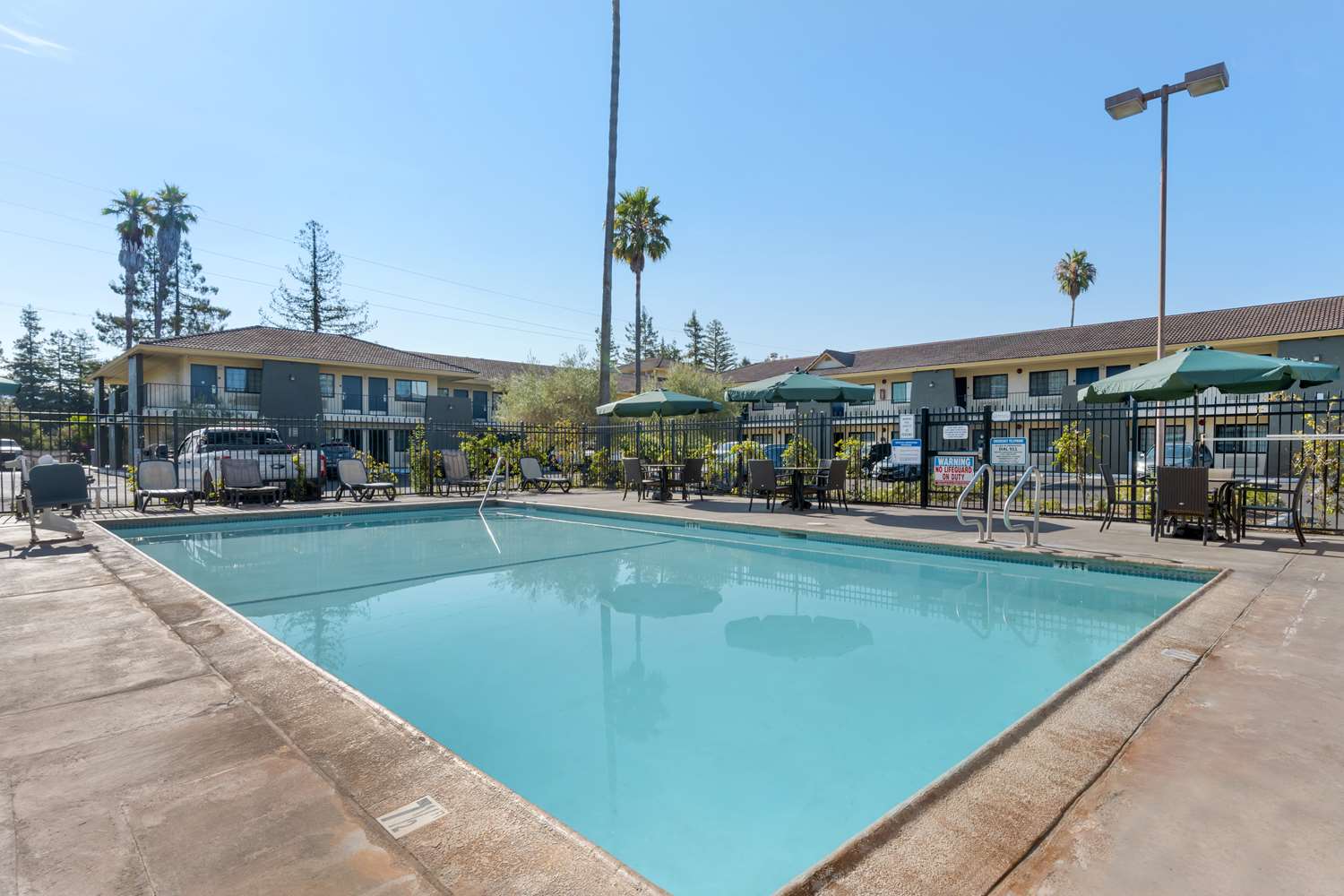 Sonoma Winegrower's Inn 33/42